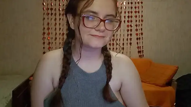 Miyabeee Adlı Modelin Canlı XXX Sohbeti