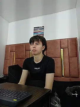 MICHAEL_HONEYn Live XXX chat