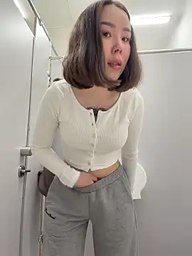 XXX chat uživo modela Asian_Asami