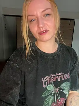 CherryyCheeks Adlı Modelin Canlı XXX Sohbeti