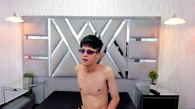 MikeHunteer – Naživo XXX chat