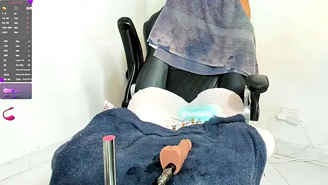 --Kenia 现场XXX聊天