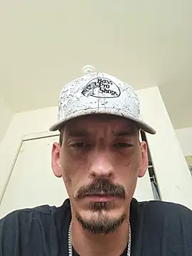 Matthew_204 Live XXX Chat