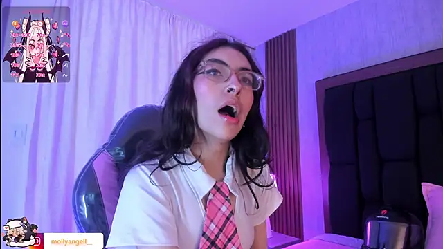Molly_A লাইভ XXX চ্যাট