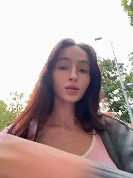-missbehaving-'s Live XXX Chat
