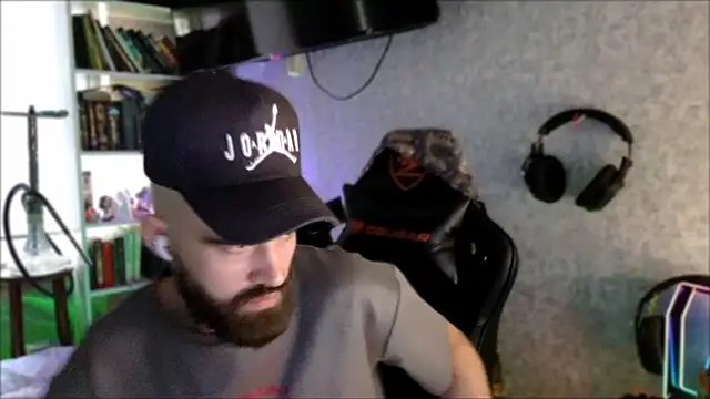 XXX chat uživo modela _Serious_Man