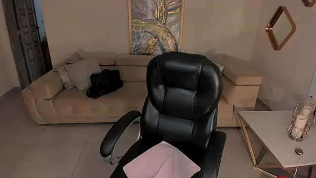 MiaFarrell_ Chat XXX in diretta