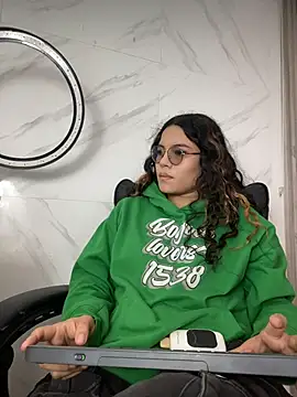 ariana_ec Chat XXX in diretta