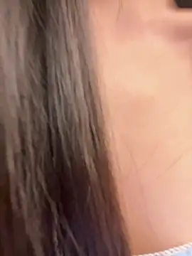 qiqi_x Show in webcam