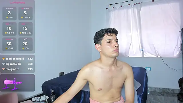 Chat +18 de Benjamin_Buster ao vivo