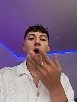 OLIVER_Kn Live XXX chat