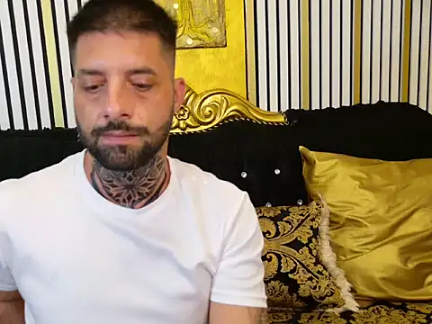TommyDum élő XXX-chatje