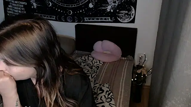 AlienforTwenty Live XXX-Chat