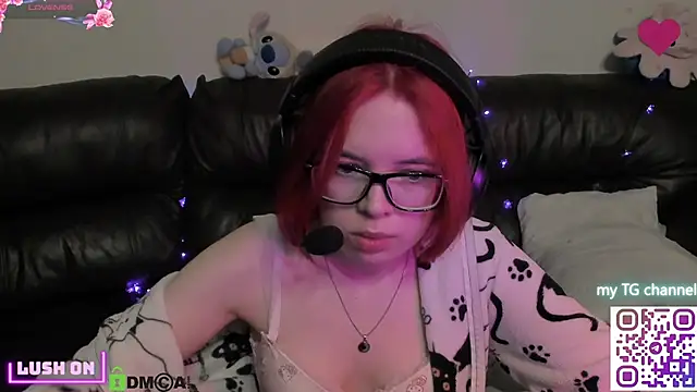 LinneaChan's Live XXX Chat
