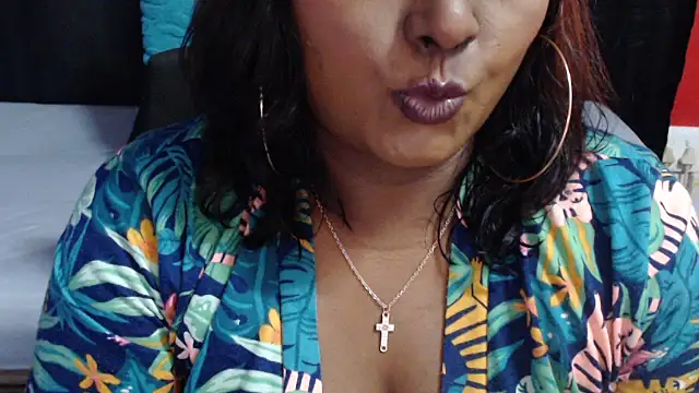 INDIANSIN2 Adlı Modelin Canlı XXX Sohbeti