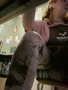 cinnabon_'s Live XXX Chat