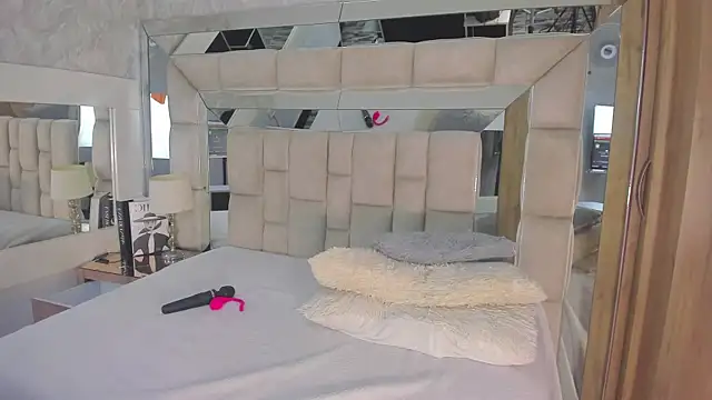 Chat +18 de VICTORIAGRAYS ao vivo
