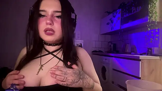 RoniYeepsie 라이브 XXX 채팅