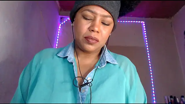 XXX chat uživo modela cherry_cleou