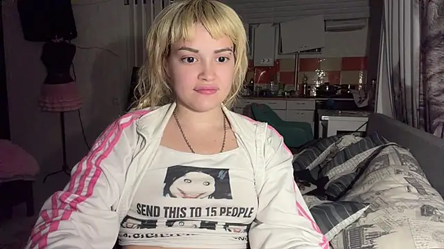 Živý XXX chat MagalyEssinger