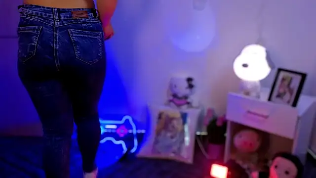 Chat +18 de EmilyMiller_ ao vivo
