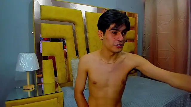 TaylerCruz Adlı Modelin Canlı XXX Sohbeti
