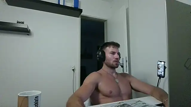 alpha-hunk live XXX chat