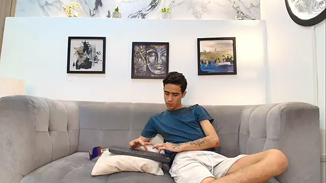 GOLDEN_BOSS Chat XXX live