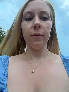 XXX chat uživo modela TrueSexyCrime