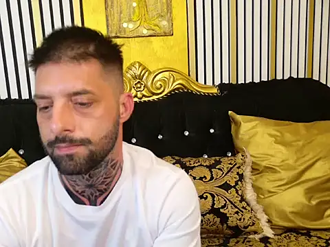 XXX chat uživo modela TommyDum