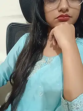 Aalia-Bhatt Adlı Modelin Canlı XXX Sohbeti