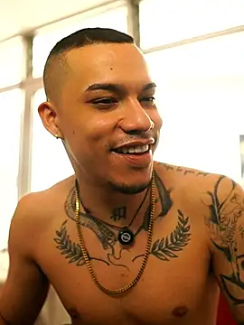 AlphaMasterXxx – Naživo XXX chat