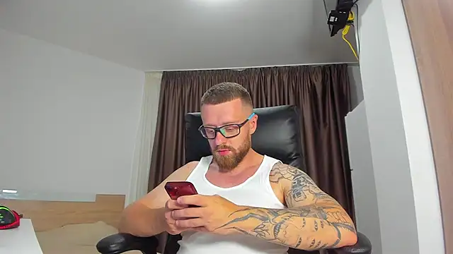 XXX chat uživo modela Findom_guy