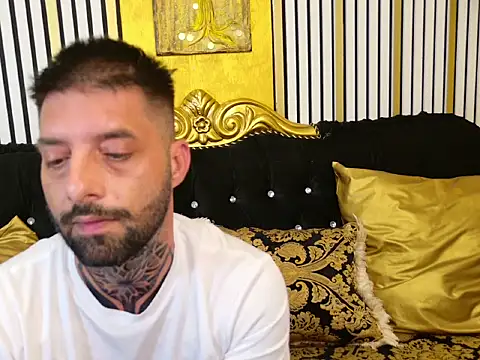 TommyDum élő XXX-chatje