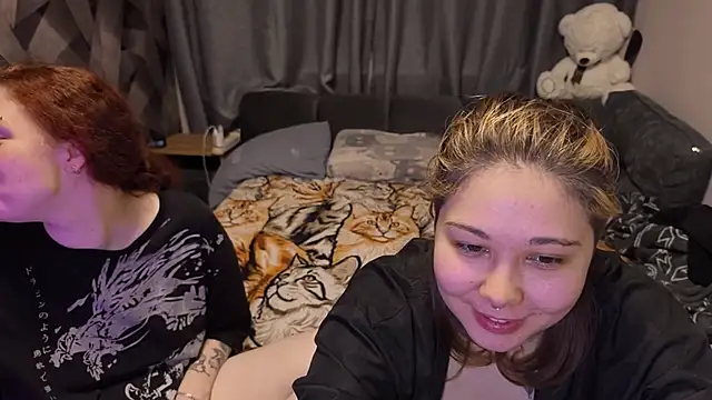 LunarCouple_ Chat XXX in diretta