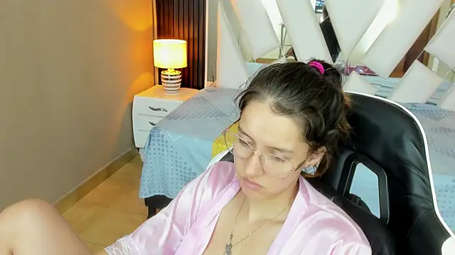 Chat XXX Live Linda4Petite