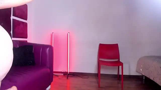 RossMildrey Adlı Modelin Canlı XXX Sohbeti
