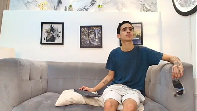 GOLDEN_BOSS Chat XXX live