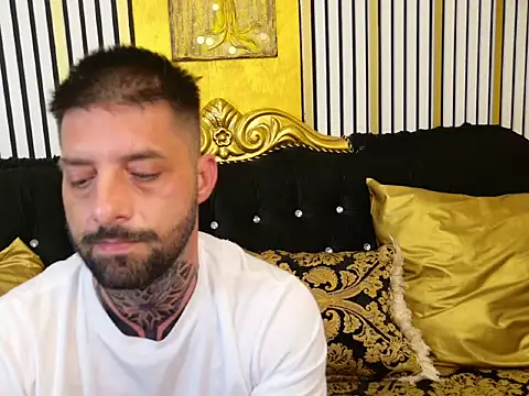 TommyDum live XXX chat