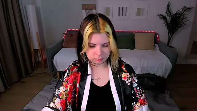 AliceSpencery Adlı Modelin Canlı XXX Sohbeti