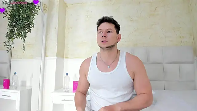 Izui_Pierce Chat XXX in diretta