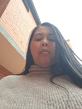 Alessandraa- Chat XXX in diretta