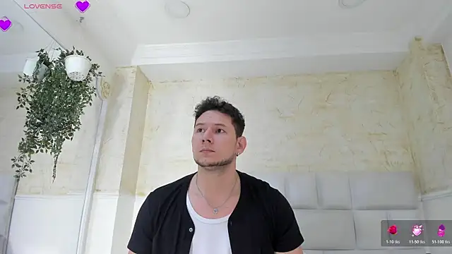 Izui_Pierce Live XXX Chat