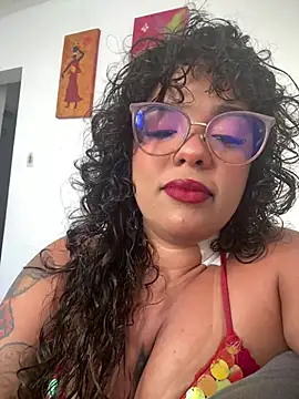 Chat +18 de SecretBrunette ao vivo