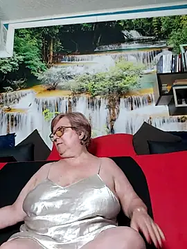 QueenPammy1: онлайн-секс-чат