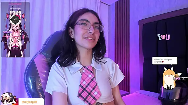 Molly_A Adlı Modelin Canlı XXX Sohbeti