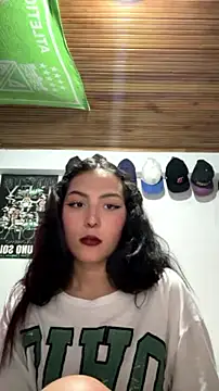 Aurora_fox00 Adlı Modelin Web Kamerası Şovu
