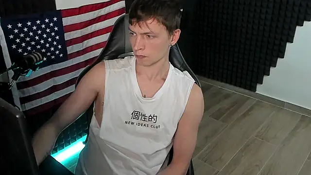 More_than_friend live XXX chat