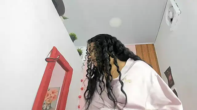 XXX chat uživo modela EllyBloom