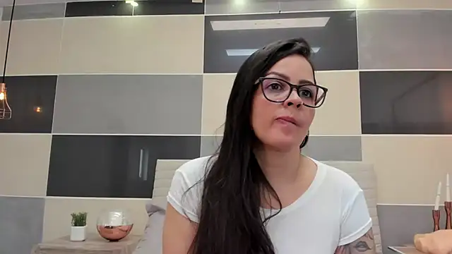 Chatroom XXX en direct de Zara_Jackson